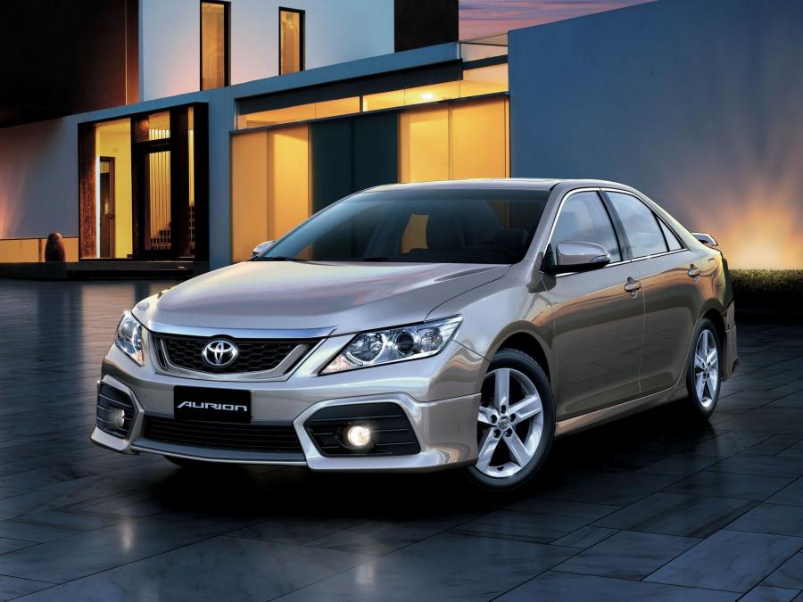  Toyota Aurion Sportivo 2012 года  (UAE) (фото 2 из 4)